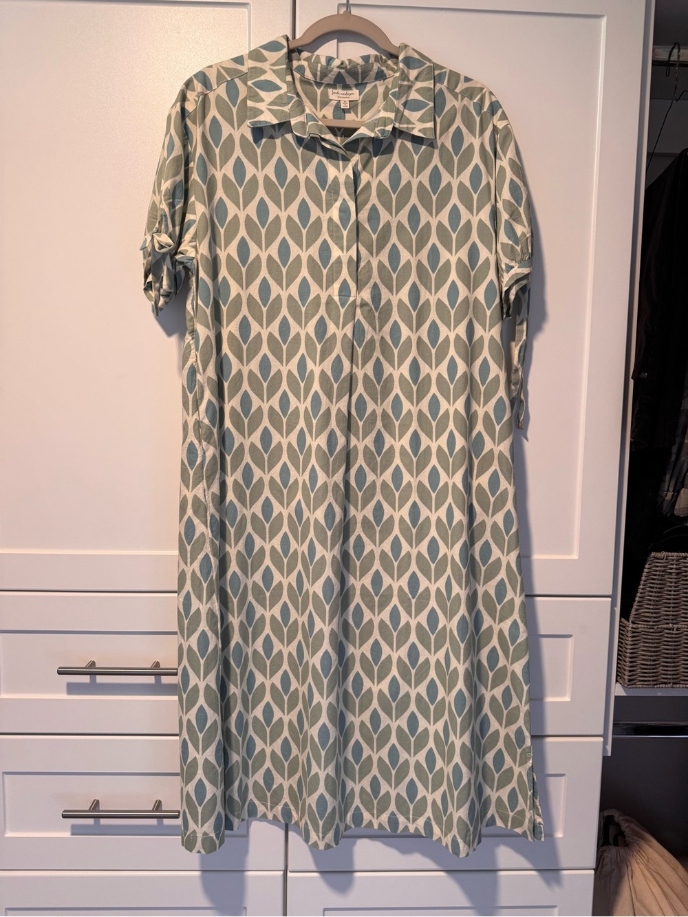 Linda Anderson Leaf Print Button-Up Dress